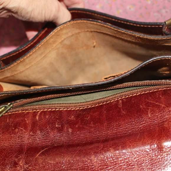 Vintage Italy Leather Cross Body and/or Messenger Bag or Satchel Made In Italy - Picture 10 of 13